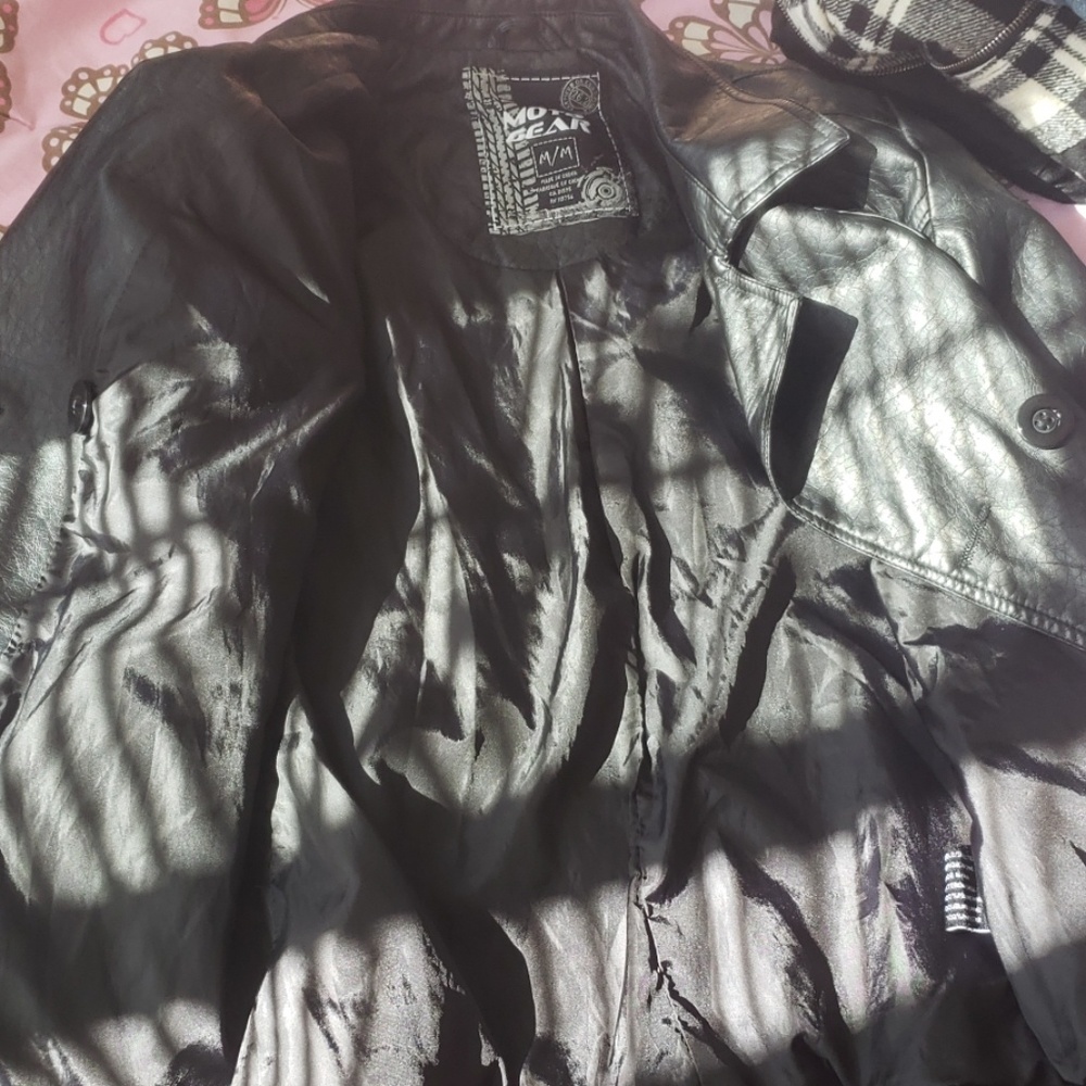 black jacket - Picture 4 of 4